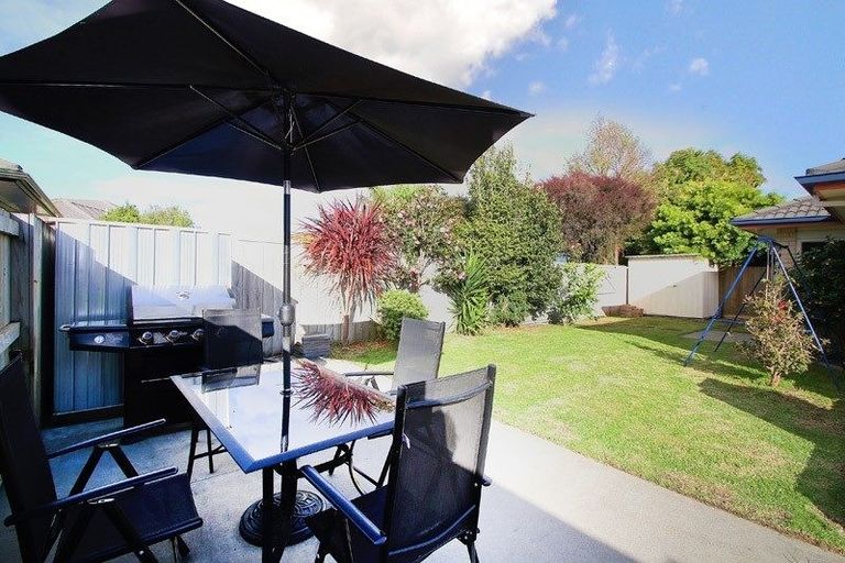 Photo of property in 11 Grabella Place, Papamoa Beach, Papamoa, 3118