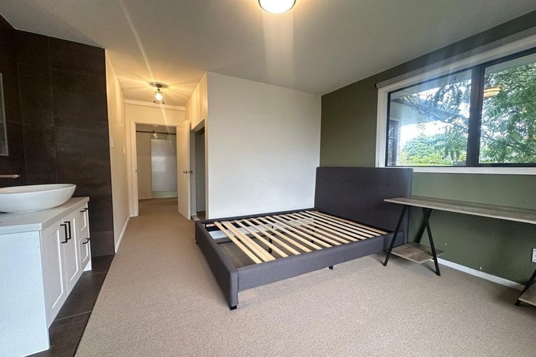 Photo of property in 24b Duncan Avenue, Te Atatu South, Auckland, 0610