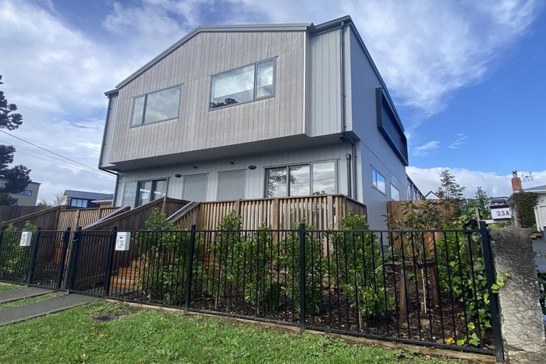 Photo of property in 1/35 Renata Crescent, Te Atatu Peninsula, Auckland, 0610