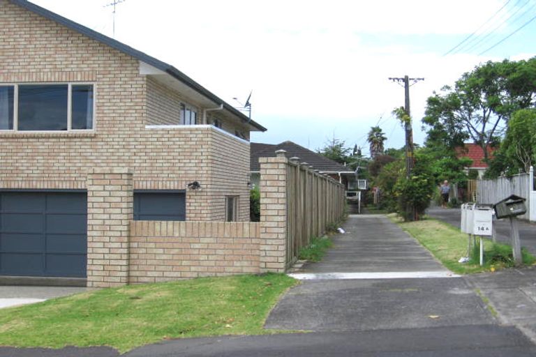 Photo of property in 2/14a Fenwick Avenue, Milford, Auckland, 0620