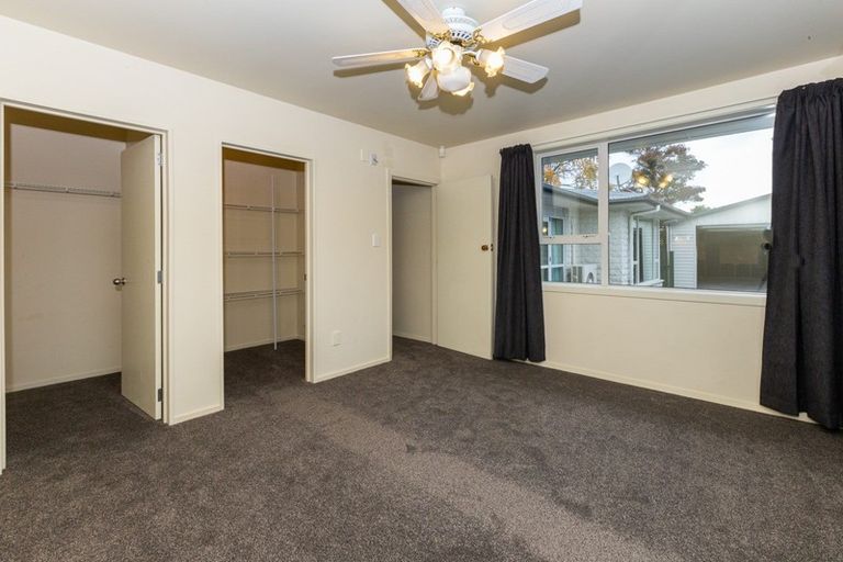 Photo of property in 21 Camelia Place, Islington, Christchurch, 8042