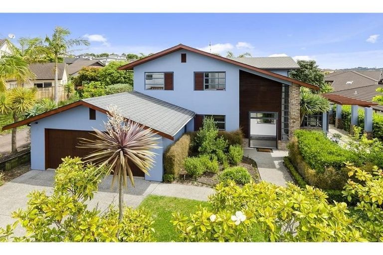 Photo of property in 17 Scarlet Oak Drive, Schnapper Rock, Auckland, 0632