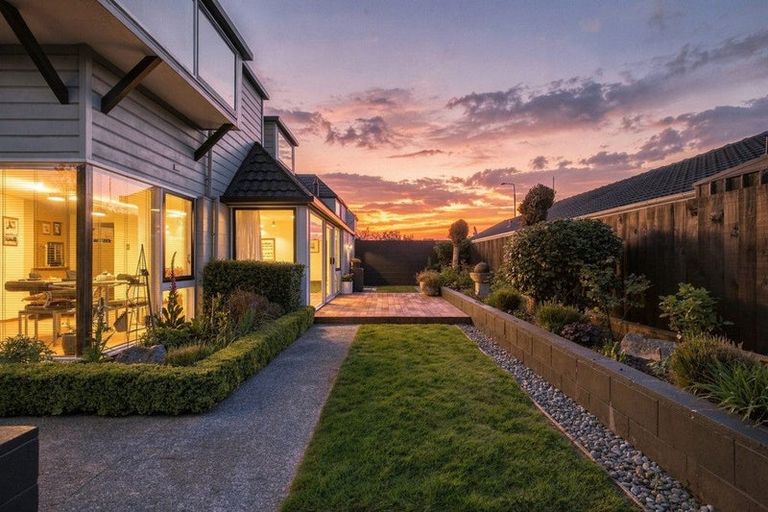 Photo of property in 76b Memorial Avenue, Ilam, Christchurch, 8053