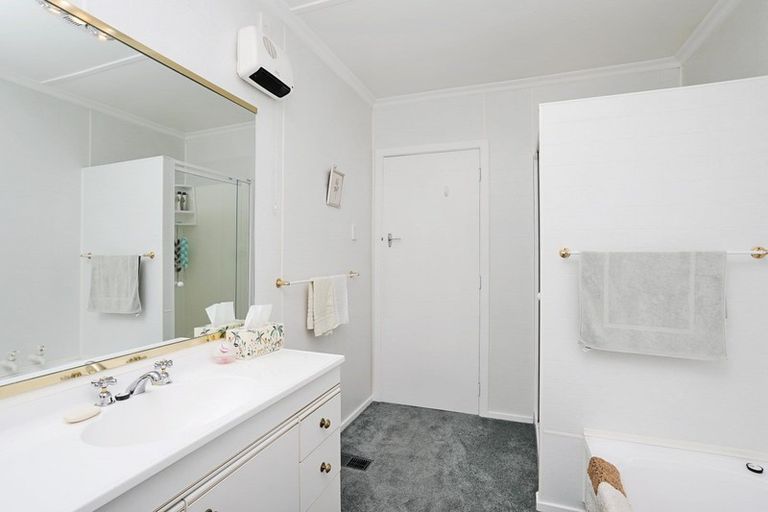 Photo of property in 255 Yarrow Street, Richmond, Invercargill, 9810