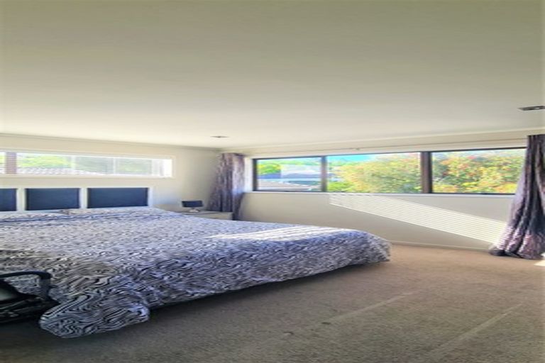 Photo of property in 1/56 Heathcote Road, Castor Bay, Auckland, 0620