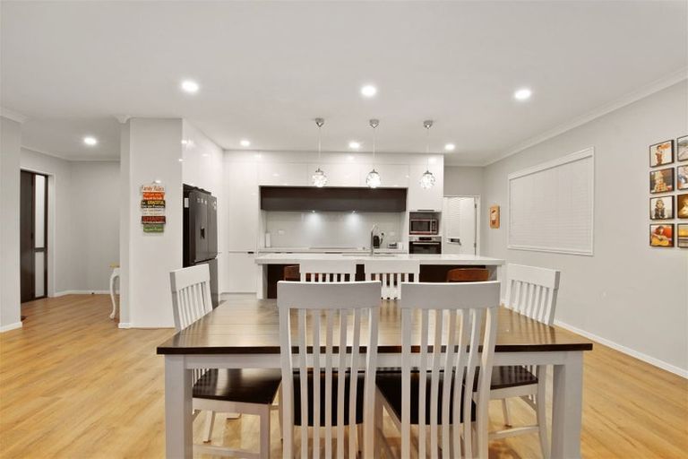 Photo of property in 144a Hutchinson Avenue, New Lynn, Auckland, 0600