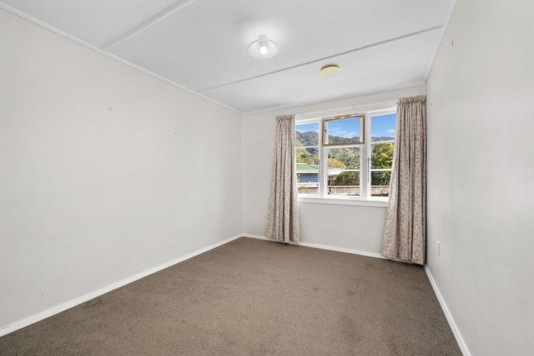 Photo of property in 27 Oxford Street, Picton, 7220