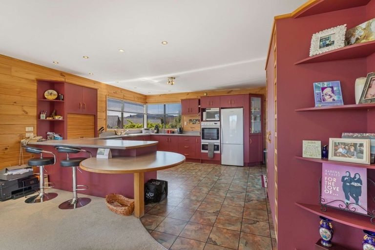 Photo of property in 10 Bradley Place, Lynmore, Rotorua, 3010