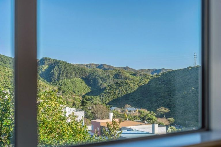 Photo of property in 70 Saddleback Grove, Karori, Wellington, 6012