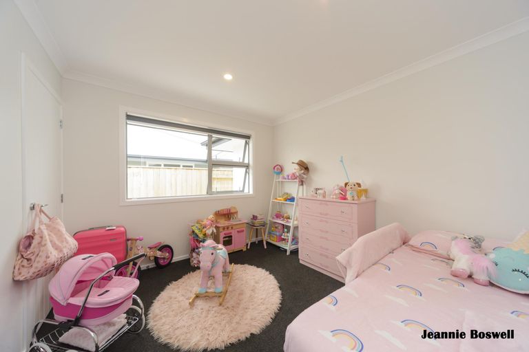 Photo of property in 14 Freedom Drive, Kelvin Grove, Palmerston North, 4414