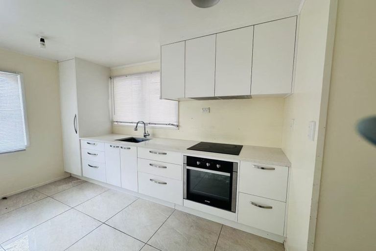 Photo of property in 2/137 Mokoia Road, Birkenhead, Auckland, 0626