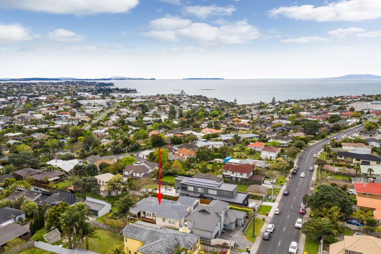 Photo of property in 1/47 Knights Road, Rothesay Bay, Auckland, 0630