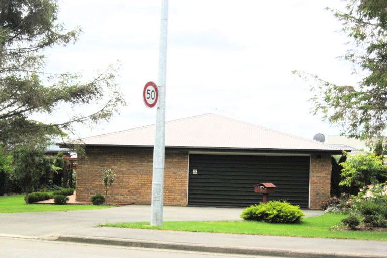 Photo of property in 166 Port Hills Road, Heathcote Valley, Christchurch, 8022