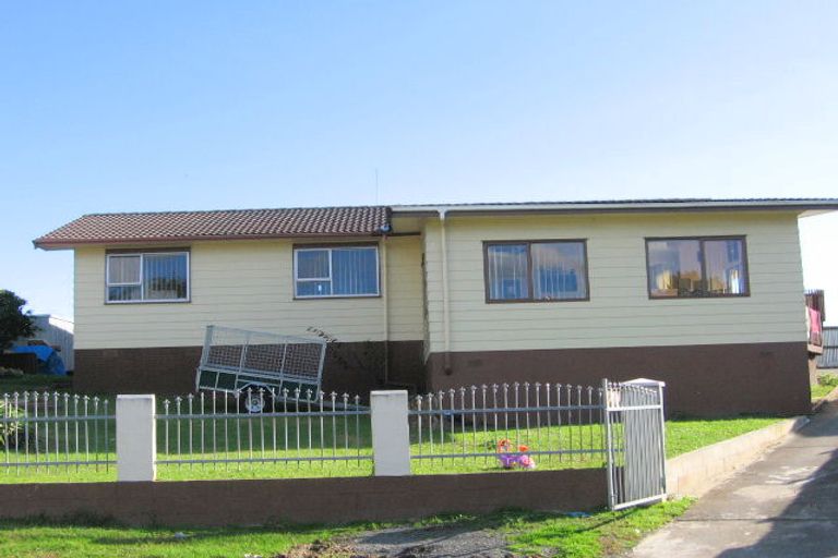 Photo of property in 6 Sena Place, Clover Park, Auckland, 2019