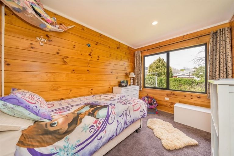 Photo of property in 14a Thackeray Street, Trentham, Upper Hutt, 5018