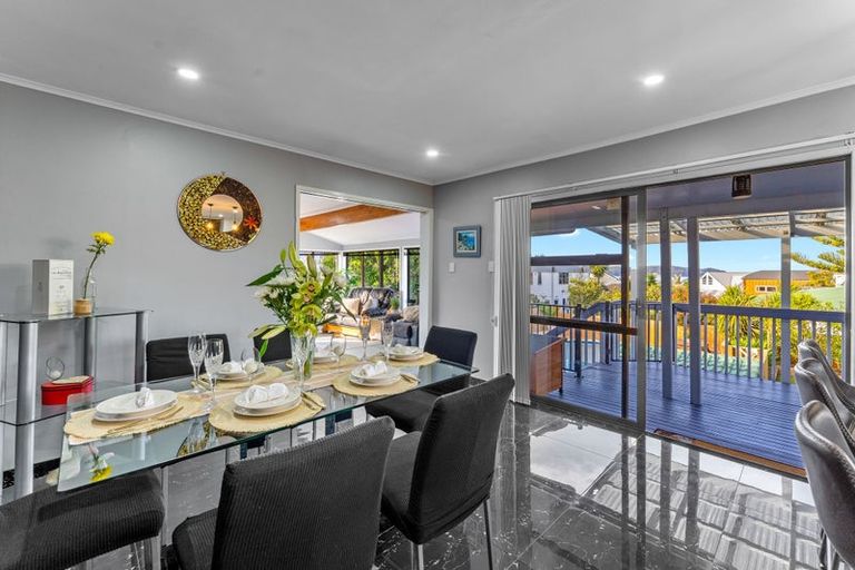 Photo of property in 34 Spinnaker Drive, Te Atatu Peninsula, Auckland, 0610