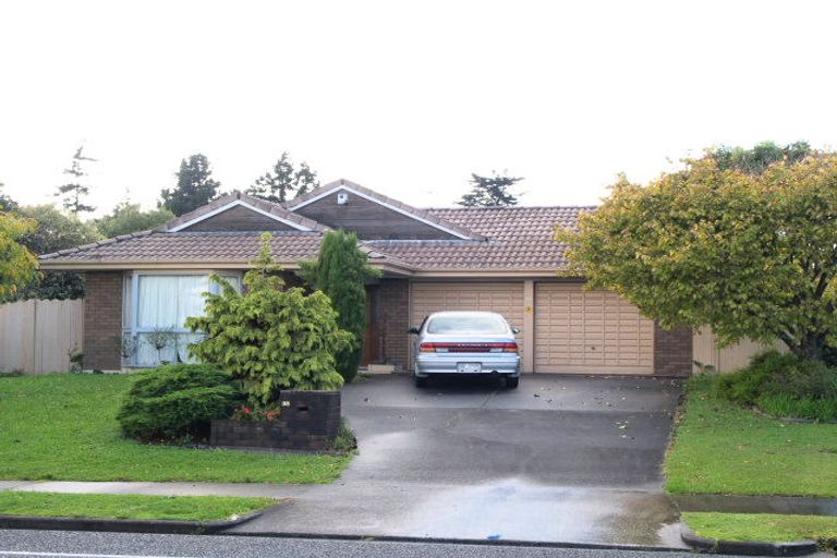 Photo of property in 33 Golfland Drive, Golflands, Auckland, 2013