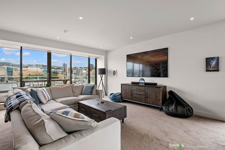 Photo of property in Clyde Quay Wharf, 4b/8 Clyde Quay Wharf, Te Aro, Wellington, 6011