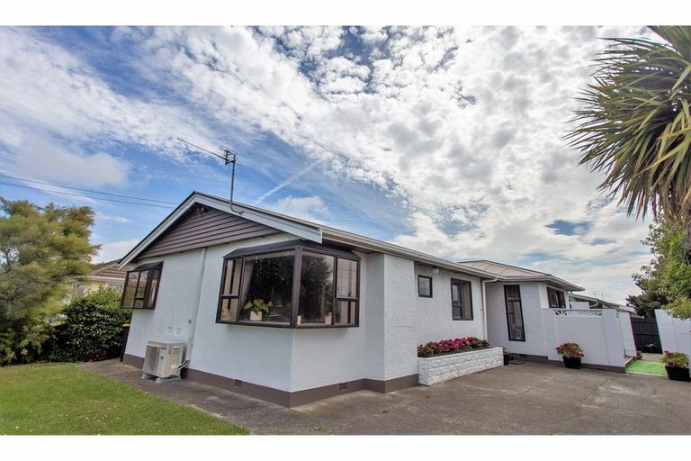 Photo of property in 73 Hargood Street, Woolston, Christchurch, 8062