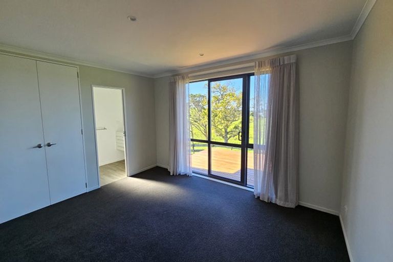 Photo of property in 10 Leigh Road, Leigh, 0985