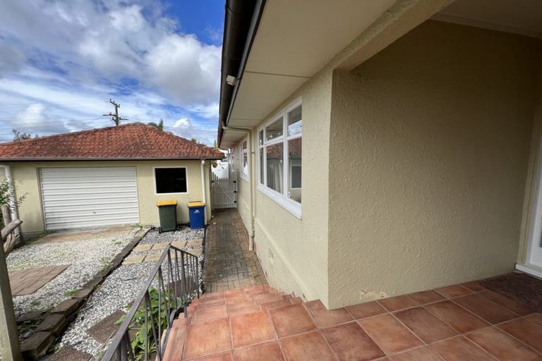 Photo of property in 2/5 Quebec Road, Milford, Auckland, 0620
