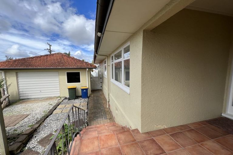 Photo of property in 2/5 Quebec Road, Milford, Auckland, 0620