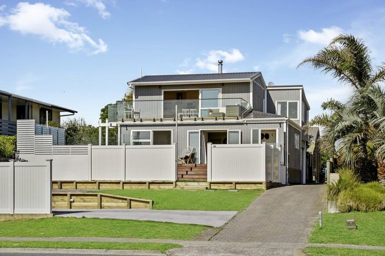 Photo of property in 996 Papamoa Beach Road, Papamoa Beach, Papamoa, 3118