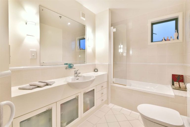 Photo of property in 66 Harbour Village Drive, Gulf Harbour, Whangaparaoa, 0930