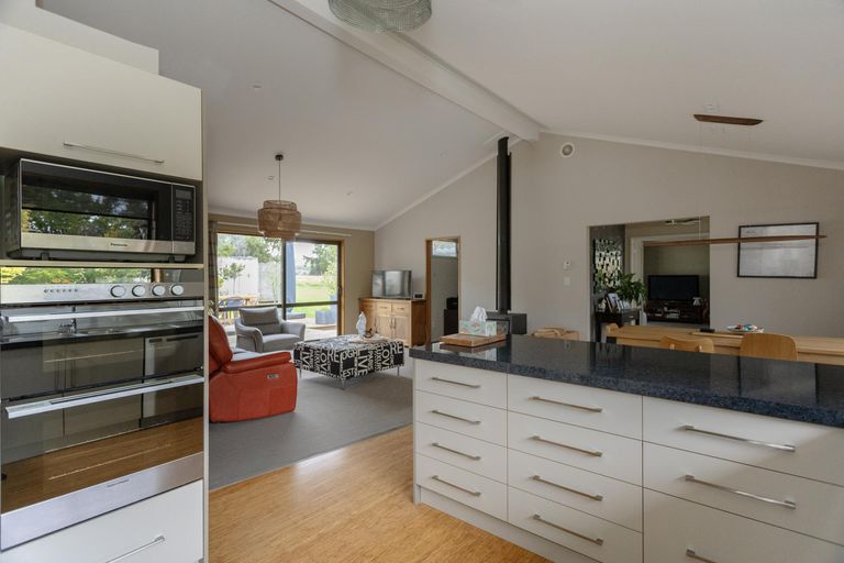 Photo of property in 94-98 Weston Road, Weston, Oamaru, 9401