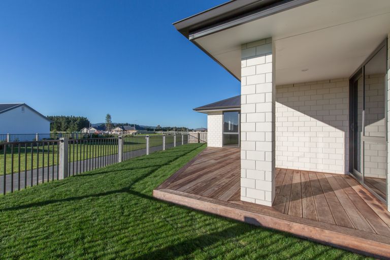 Photo of property in 11 Wyllie Place, Amberley, 7410