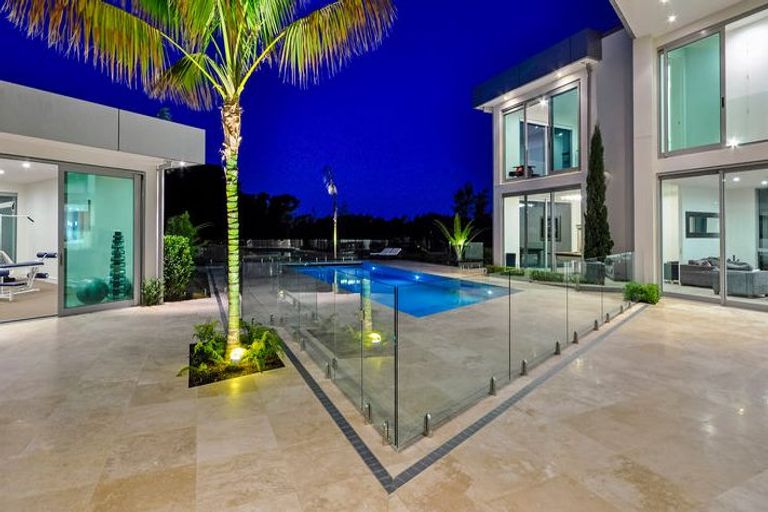 Photo of property in 255 Paremoremo Road, Paremoremo, Auckland, 0632