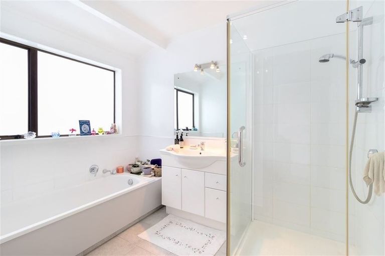 Photo of property in 368 Main Road, Huapai, Kumeu, 0810