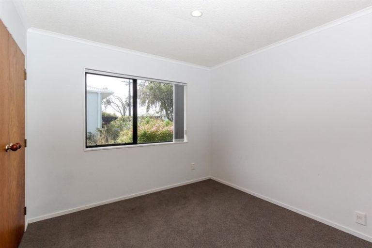 Photo of property in 1a Turakina Street, Merrilands, New Plymouth, 4312