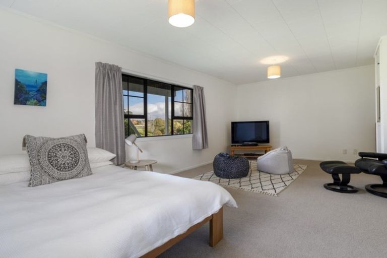 Photo of property in 64 Links View Drive, Omokoroa, 3114
