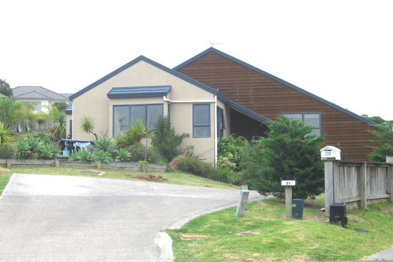 Photo of property in 31 Stephanie Close, Glenfield, Auckland, 0629