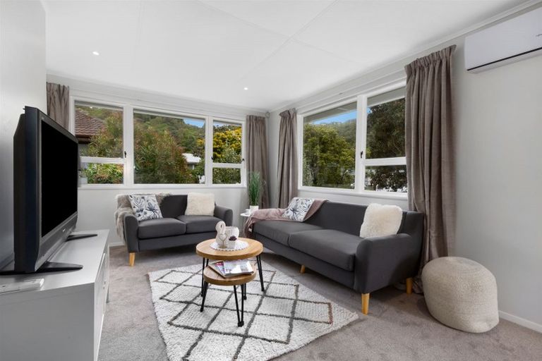 Photo of property in 63 Rangituhi Crescent, Takapuwahia, Porirua, 5022