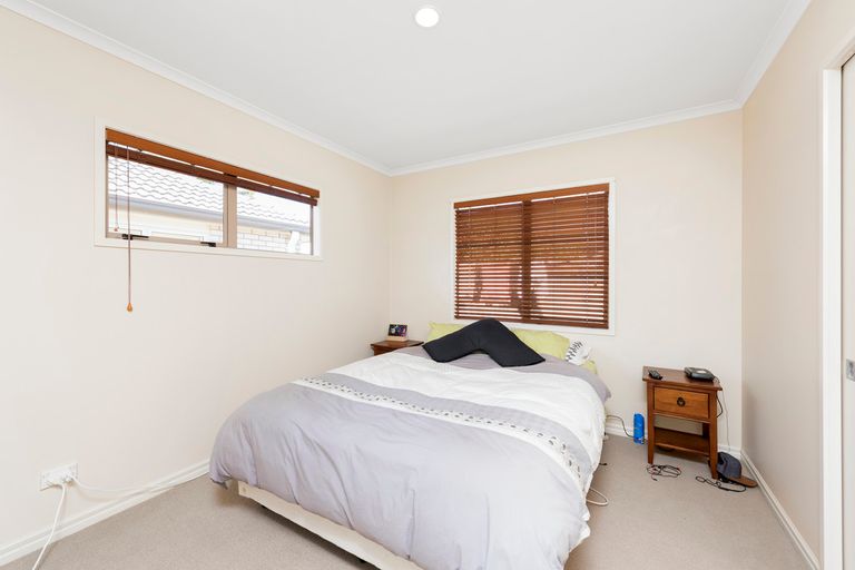 Photo of property in 18 Araroa Place, Papamoa Beach, Papamoa, 3118