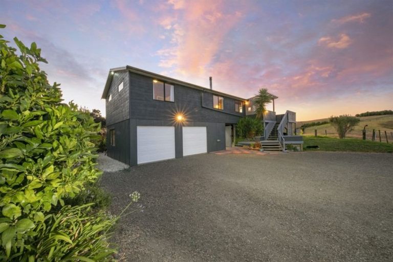 Photo of property in 280a Rimmer Road, Helensville, 0875