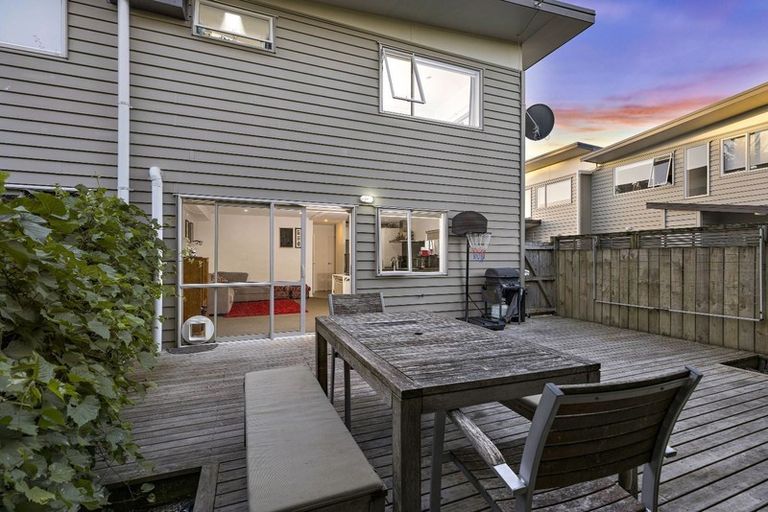 Photo of property in 8/45a Swanson Road, Henderson, Auckland, 0610