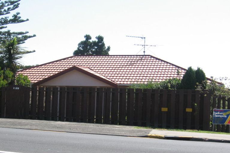 Photo of property in 2/141 Mokoia Road, Birkenhead, Auckland, 0626