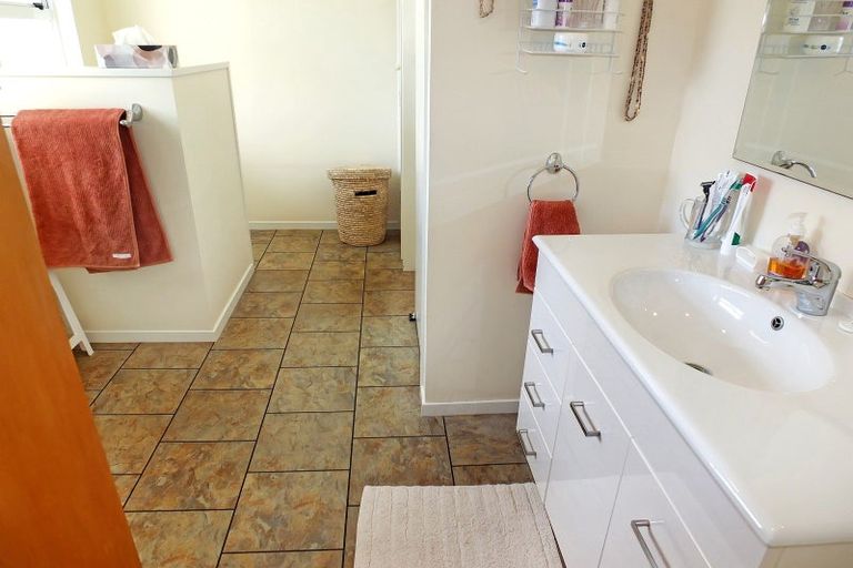 Photo of property in 31 Nash Parade, Foxton Beach, Foxton, 4815