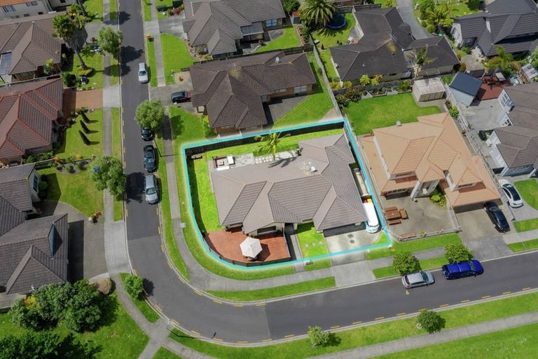 Photo of property in 24 Franshell Crescent, East Tamaki, Auckland, 2013