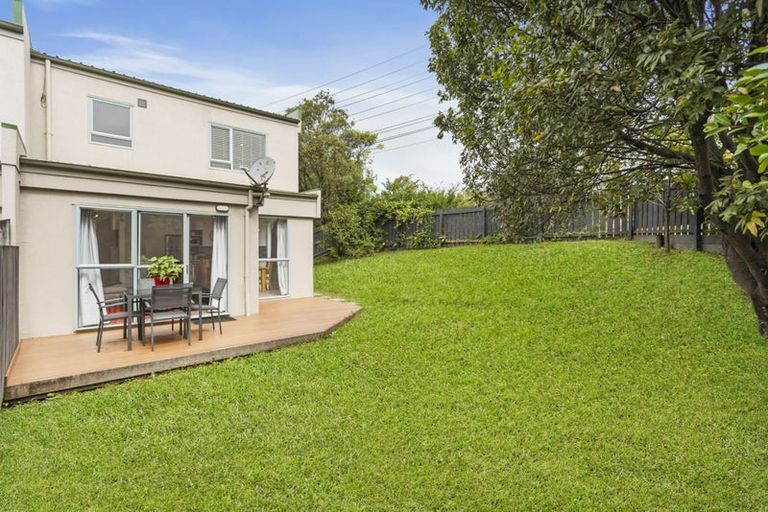 Photo of property in 1/351 West Coast Road, Glen Eden, Auckland, 0602