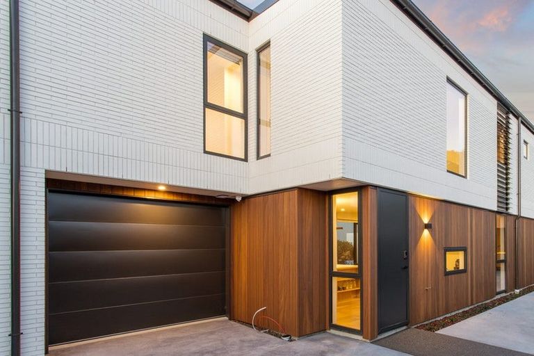Photo of property in 2/34 Courtenay Street, St Albans, Christchurch, 8014