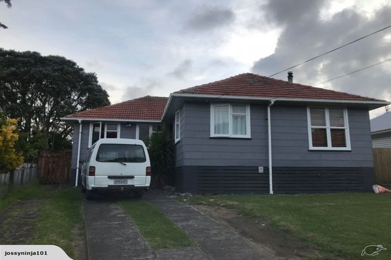 Photo of property in 28 Woodleigh Street, Frankleigh Park, New Plymouth, 4310