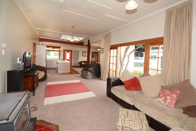 Photo of property in 27 Brough Street, Palmerston, 9430