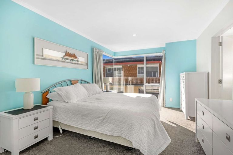 Photo of property in 39 Waikawa Road, Picton, 7220