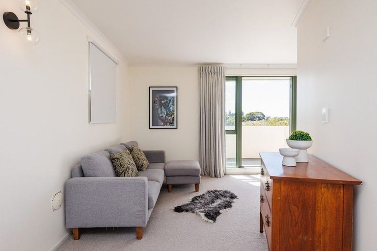 Photo of property in 19 Barnett Drive, Marton, 4710