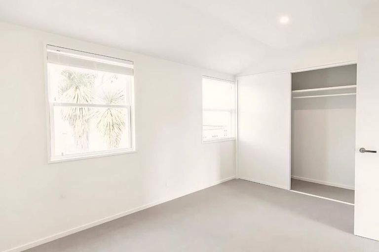 Photo of property in 4/40 New Brighton Road, Shirley, Christchurch, 8061