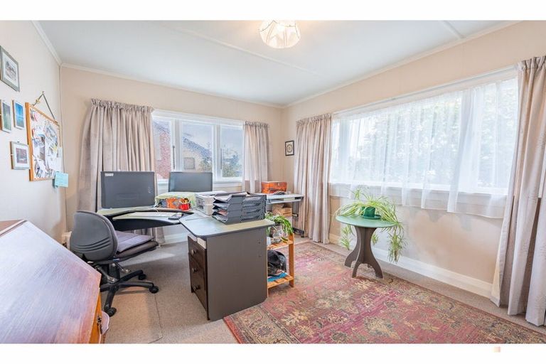 Photo of property in 8 Moorhouse Street, Waimate, 7924